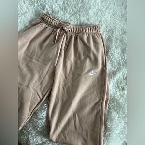 Nike Oversized Mid Rise Sweatpants